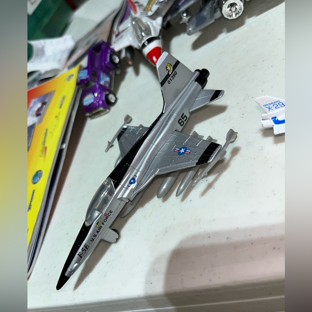 USAF TOY PLANE - Picture 3 of 4